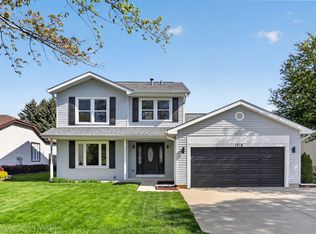 1818 Hawk Ln, Elk Grove Village, IL 60007