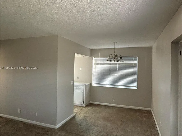 179 W Canterbury Dr #H — Photo 7