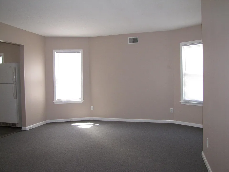 214 W Collins Ct #214.5