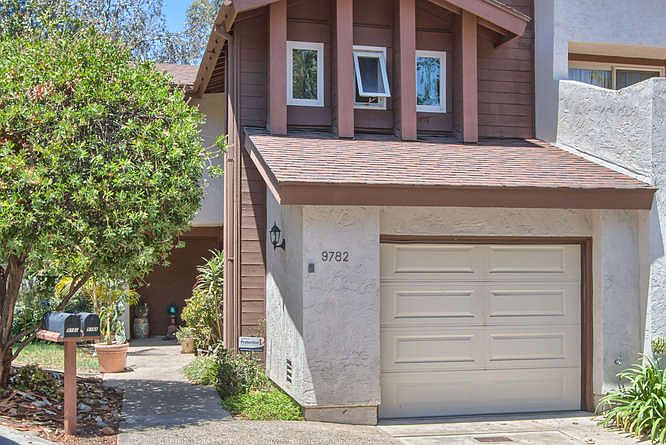 Private, end unit