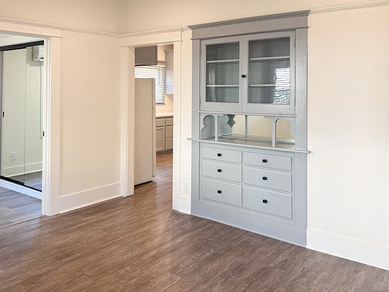 113 N Ivy Ave #1 — Photo 4