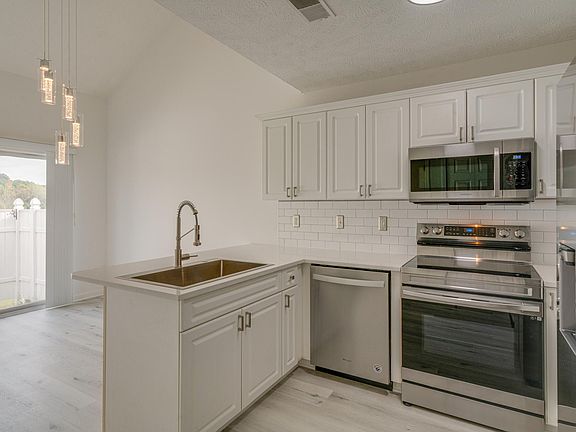 3rd image of 2120 Lebanon Pike APT 64