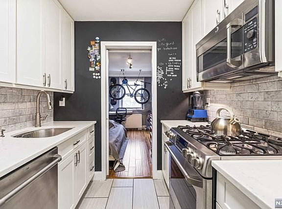5th image of 6600 Boulevard East APT 6H