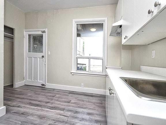 3rd image of 1932 Queen St E #1