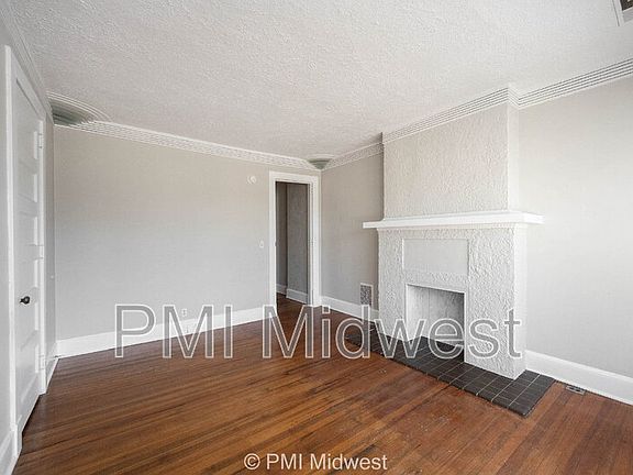 5th image of 125 E 17th St #2