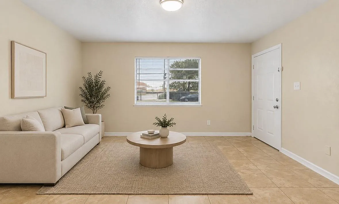 2 bed, 1.0 bath, 800 sqft, $900 — Photo 1