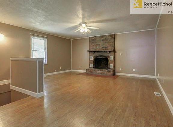 You will love this spacious family room fun area for entertainin