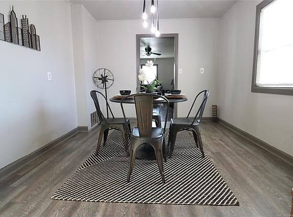 4th image of 3203 E Oklahoma Pl