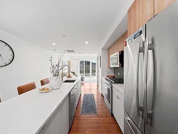 3rd image of 167 Hyde Park Ave #167A