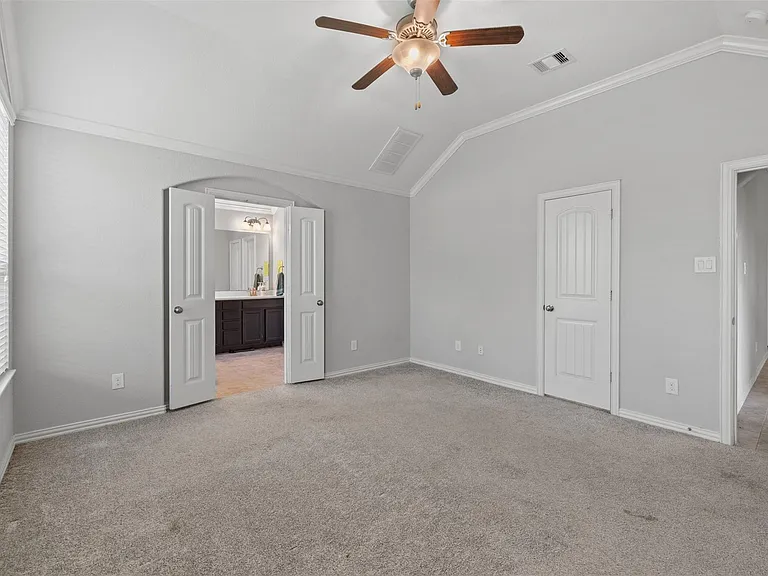 636 Maple Point Dr E — Photo 18