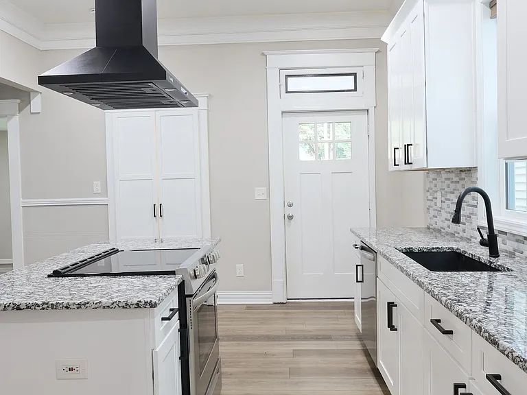 1827 Culbertson Ave — Photo 5