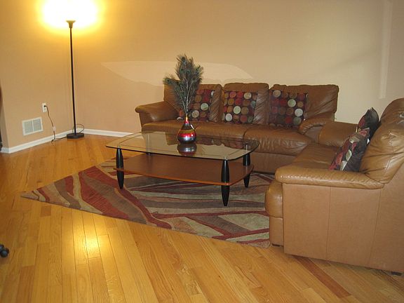 Living Room w/Hardwood Floor
