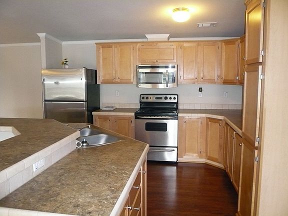 5th image of 2233 Sky Crest St