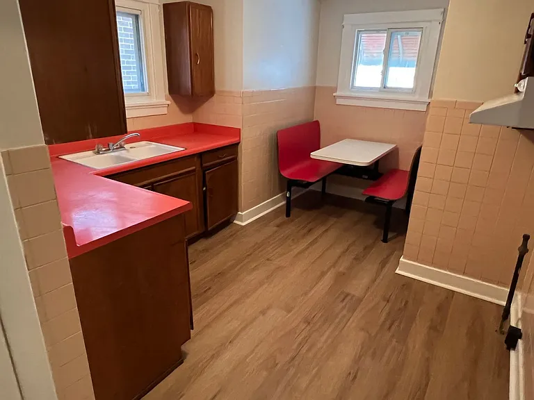 70 Gramont Ave — Photo 13