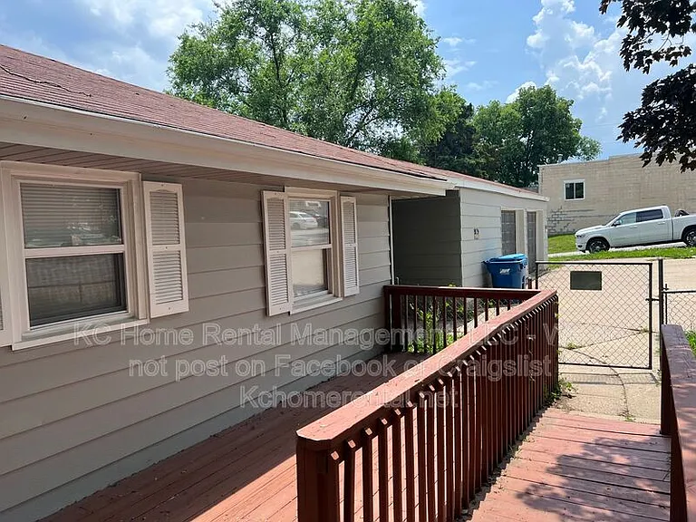 515 S Forest Ave — Photo 24