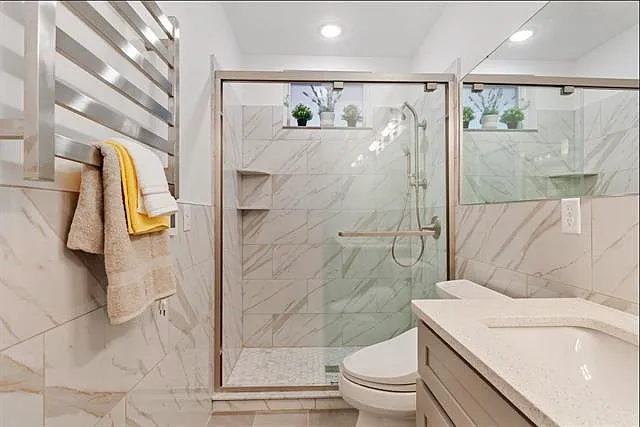 936 Pavonia Ave #1B — Photo 13