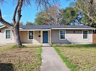 1003 E Randall St, Beeville, TX 78102