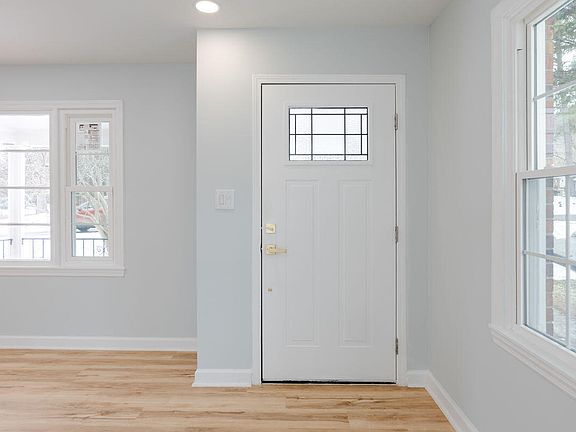 2nd image of 24 Pine St
