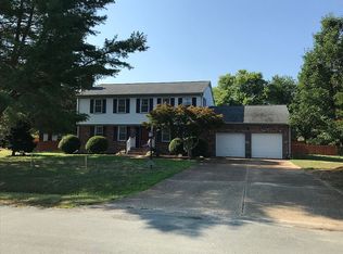 1657 Colony Cir, Gloucester Point, VA 23062
