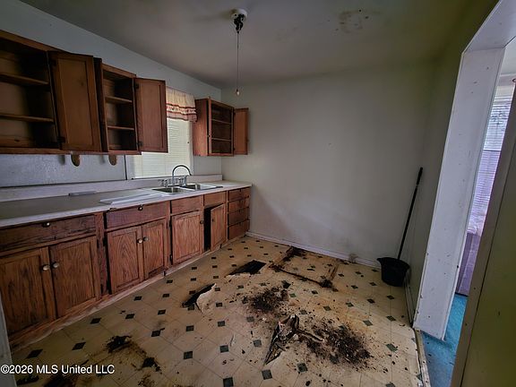 5th image of 500 B St
