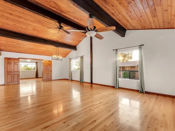3345 Golden Heights Dr, Redding, CA 96003