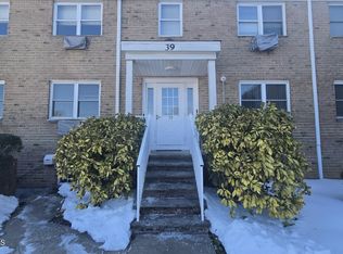 39 Manchester Ct APT G, Freehold, NJ 07728