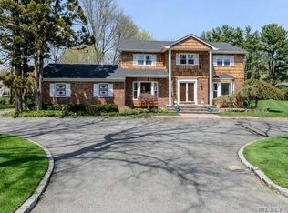 117 Sterling Ct, Muttontown, NY 11791