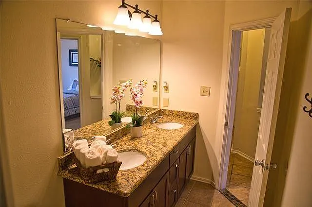 3713 Tulip Tree Dr — Photo 15
