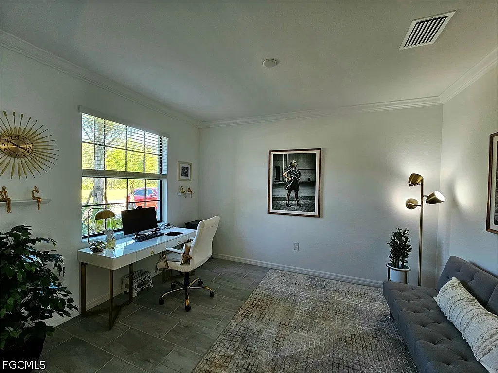 4 bed, 3.0 bath, 2606 sqft, $8,300 — Photo 4