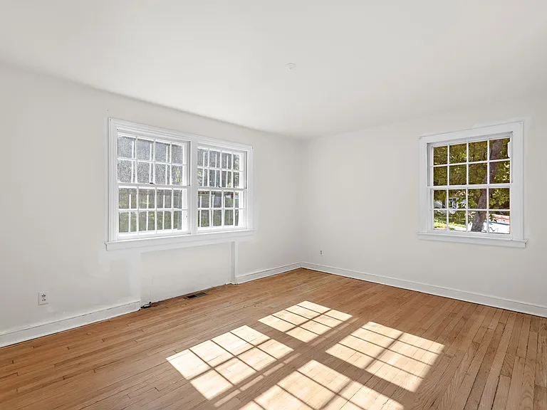 154 N Franklin Tpke — Photo 9