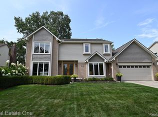 25627 Sullivan Ln, Novi, MI 48375
