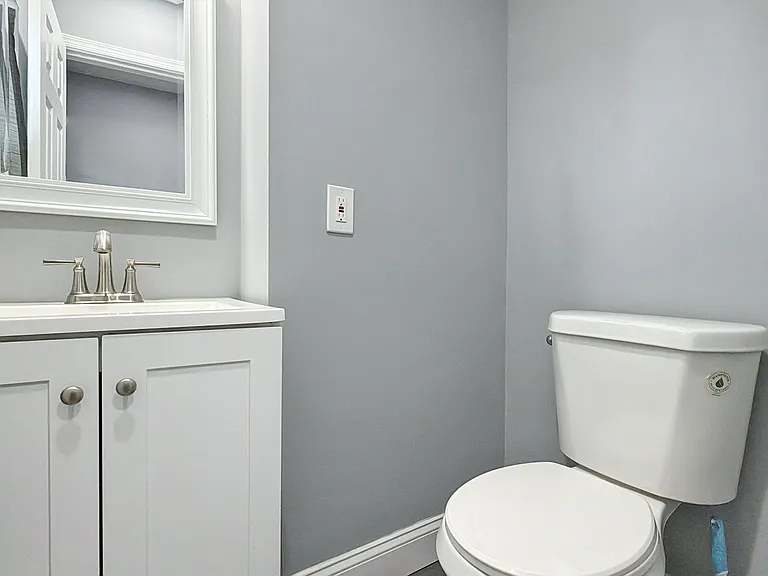 2428 Brentwood Ave — Photo 8