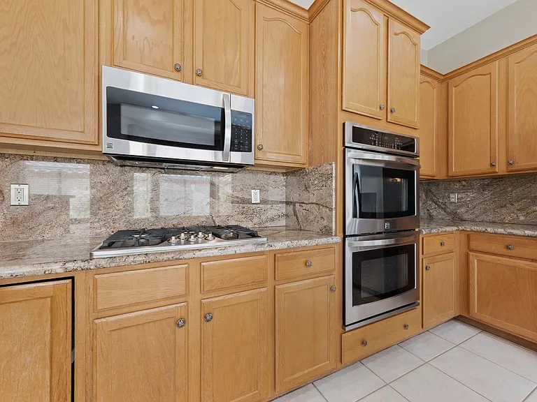 10221 Angel Peak Ct — Photo 21
