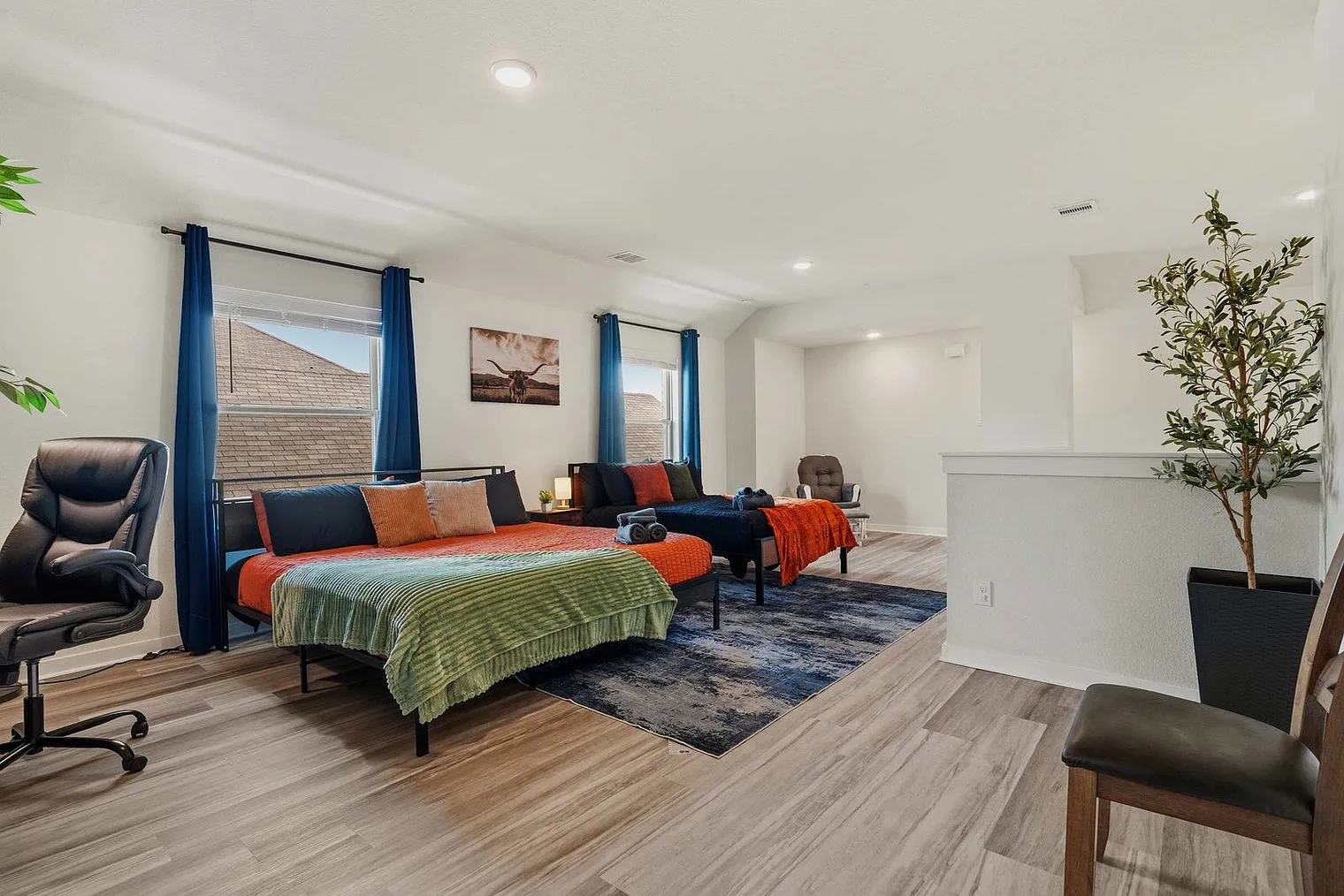 6 bed, 3.0 bath, 2992 sqft, $5,431 — Photo 4