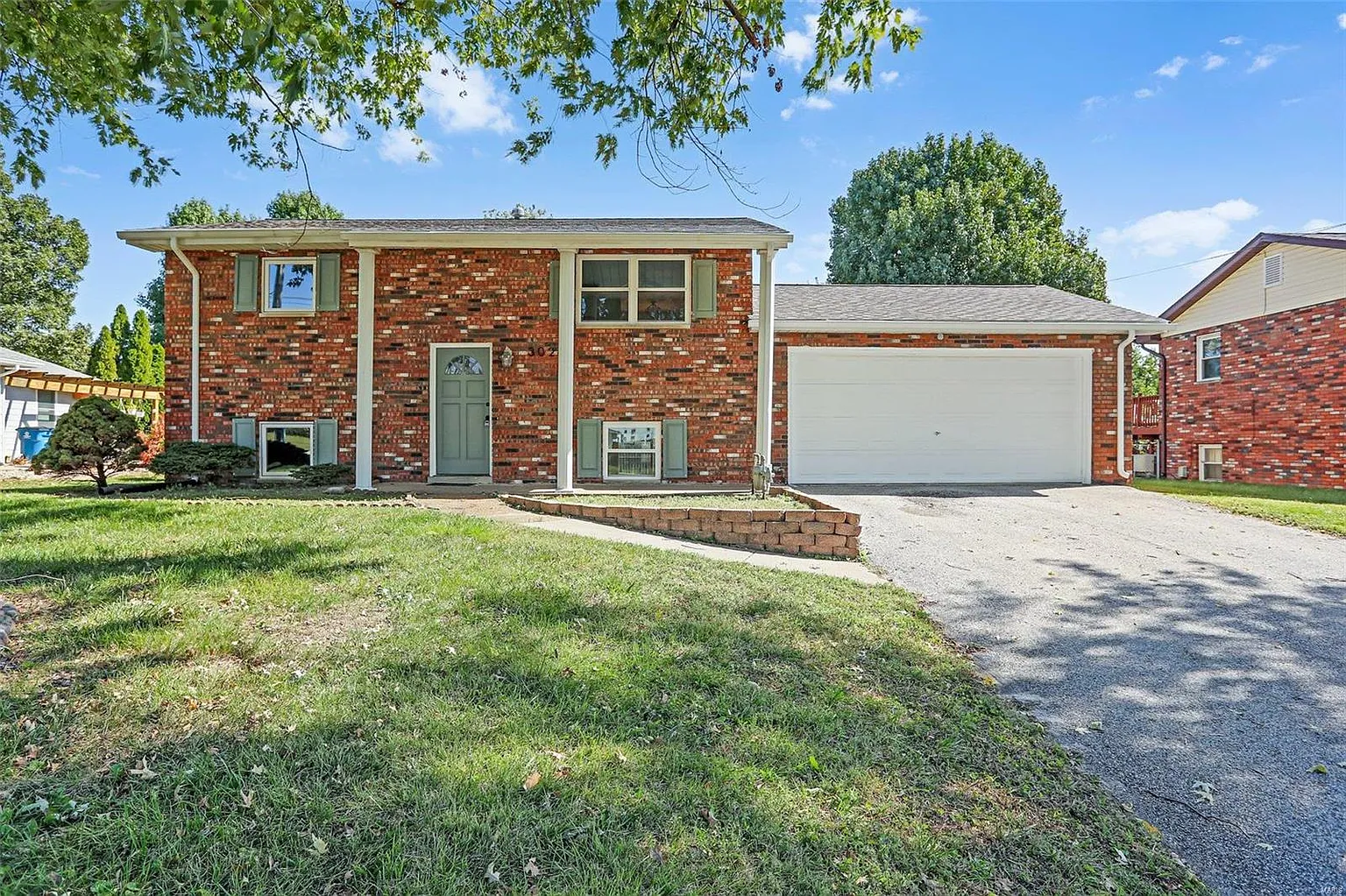 3024 Mockingbird Ln photo 1