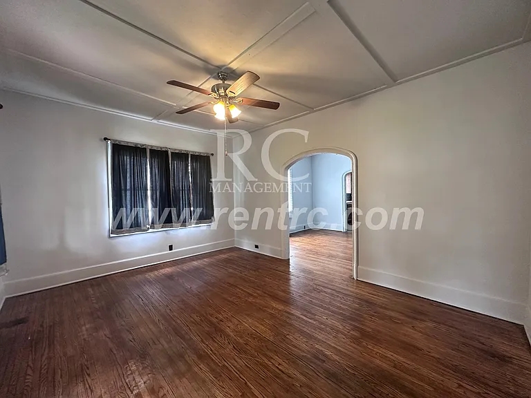 917 E Seminary St — Photo 8