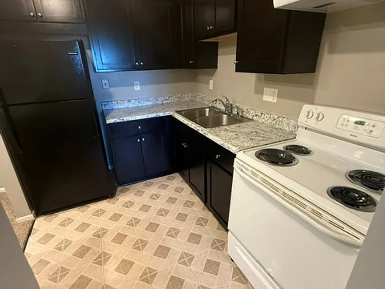 5021 Byrd Ave — Photo 2