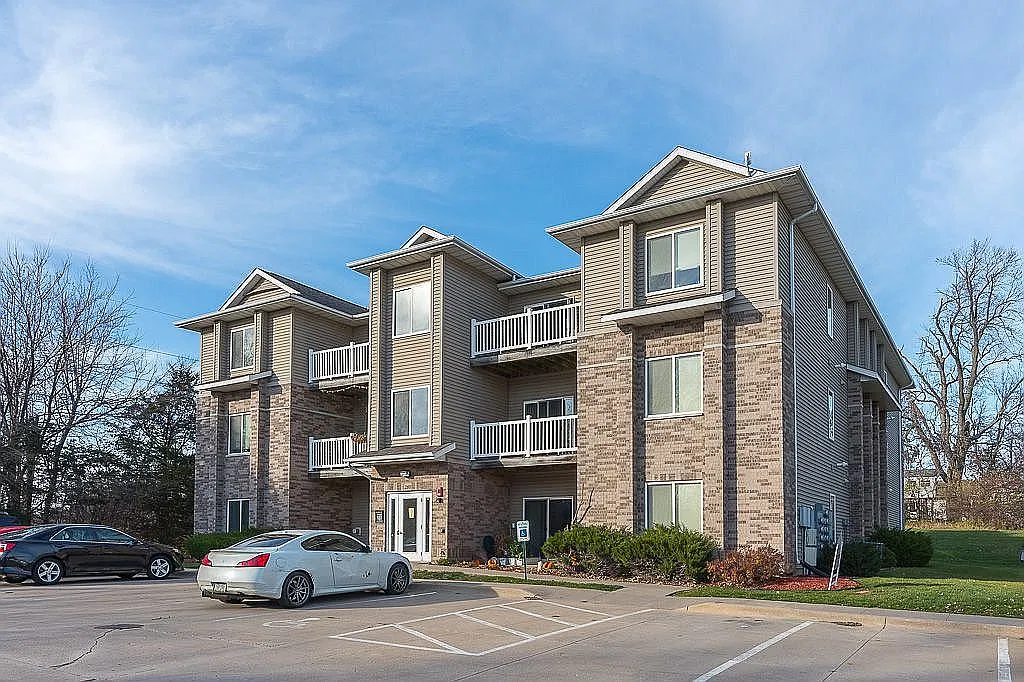 2 bed, 1157 sqft, $1,650 — Photo 1