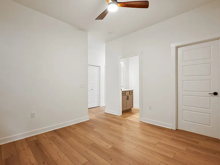 1206 SW Franklin Ct — Photo 24