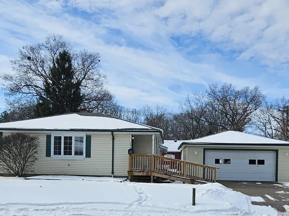 2805 Monticello Dr, Port Huron, MI 48060