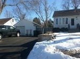 7407 Lookout Dr, Wonder Lake, IL 60097