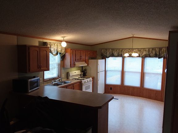 3rd image of 3305 S Broadway Lot 58