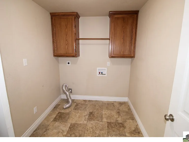 1128 Pheasant Cir — Photo 15