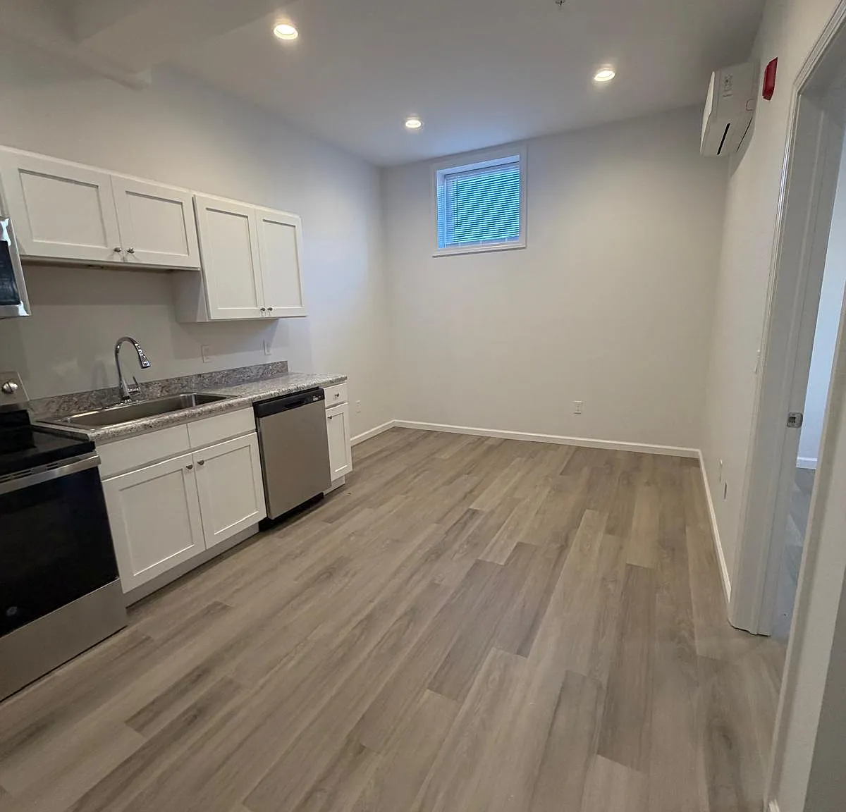 1 bed, 400 sqft, $1,475 — Photo 2