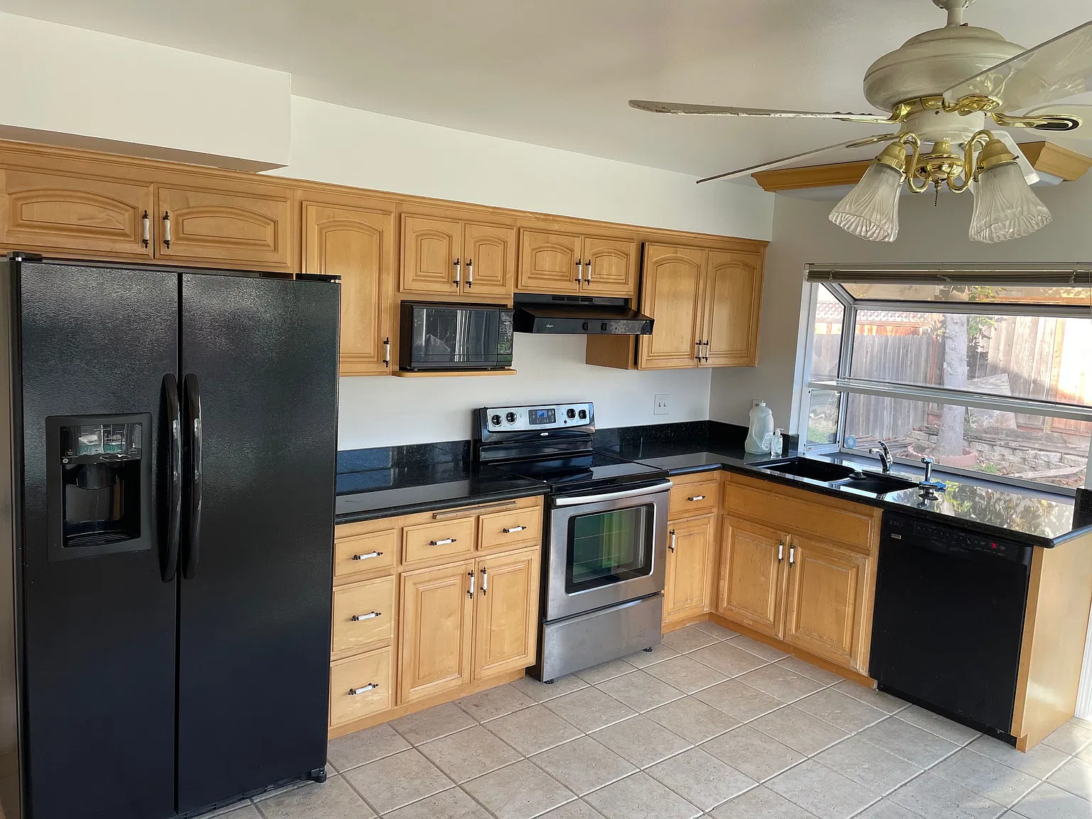 2 bed, 1380 sqft, $2,850 — Photo 3