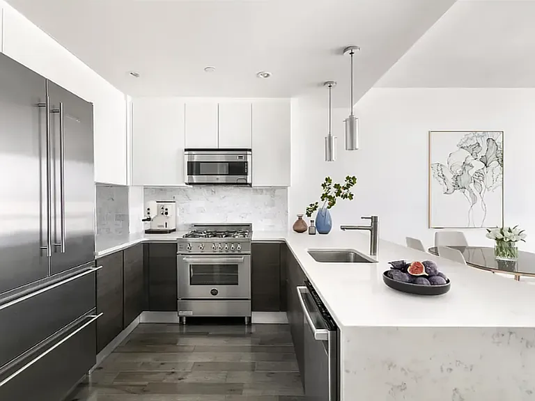1135 45th Ave #2G — Photo 4