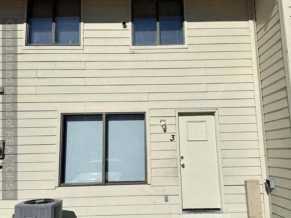 210 Piper St APT 3, Grand Island, NE 68803