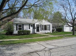 836 Smith St, Glen Ellyn, IL 60137