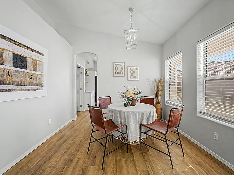 143 N Danyell Ct — Photo 13