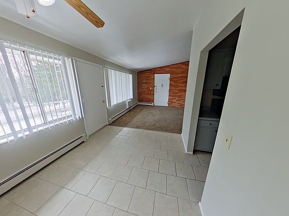 3rd image of 313-8690 Broadview Rd #313